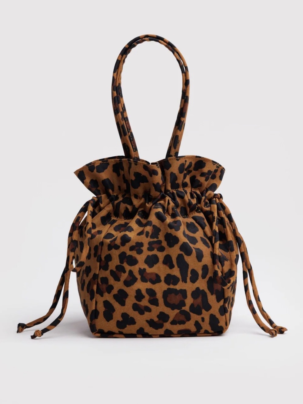 Baggu Nylon Drawstring Bag in Leopard